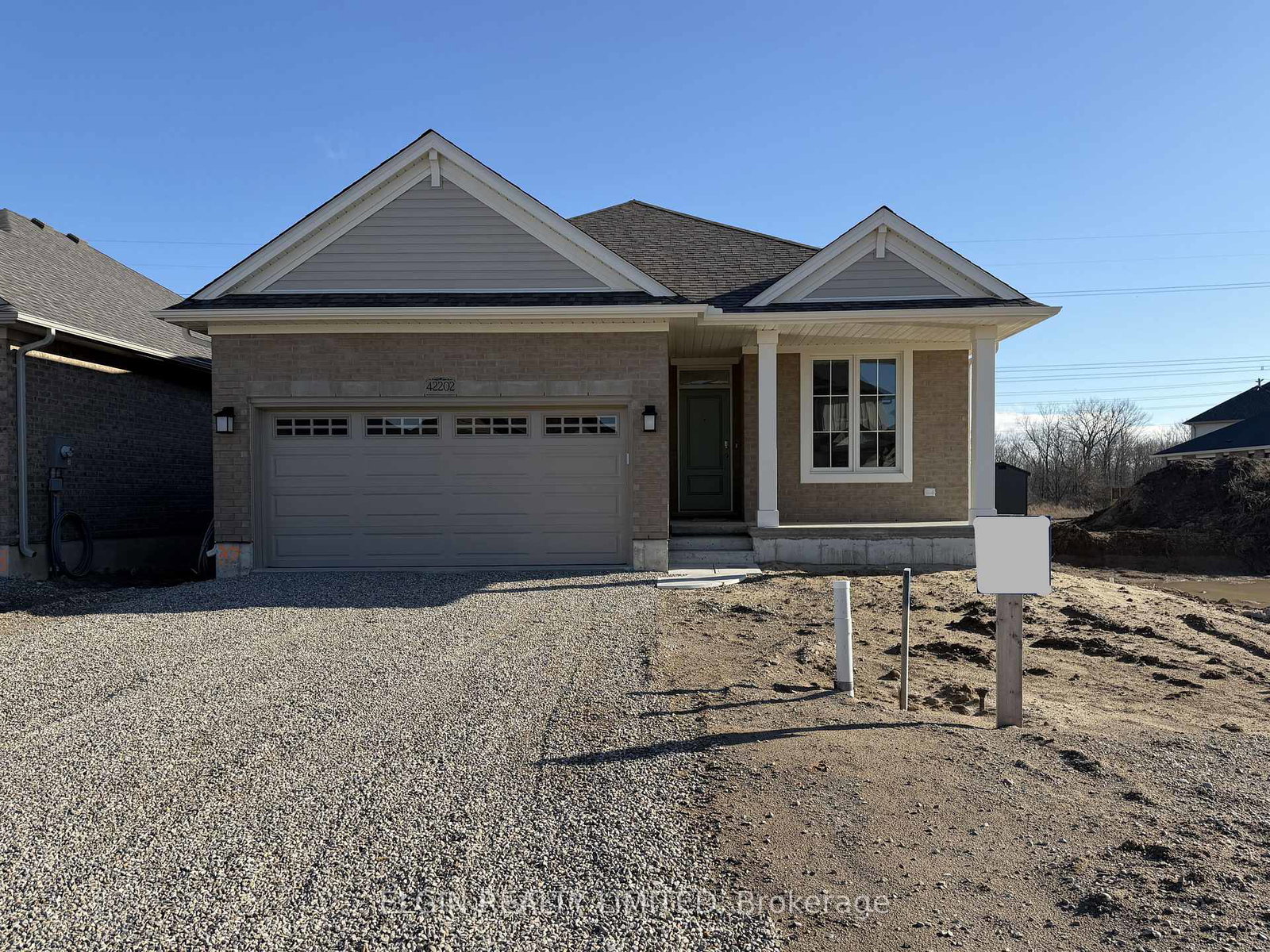 42202-mcbain-line-central-elgin-ontario-x12965000