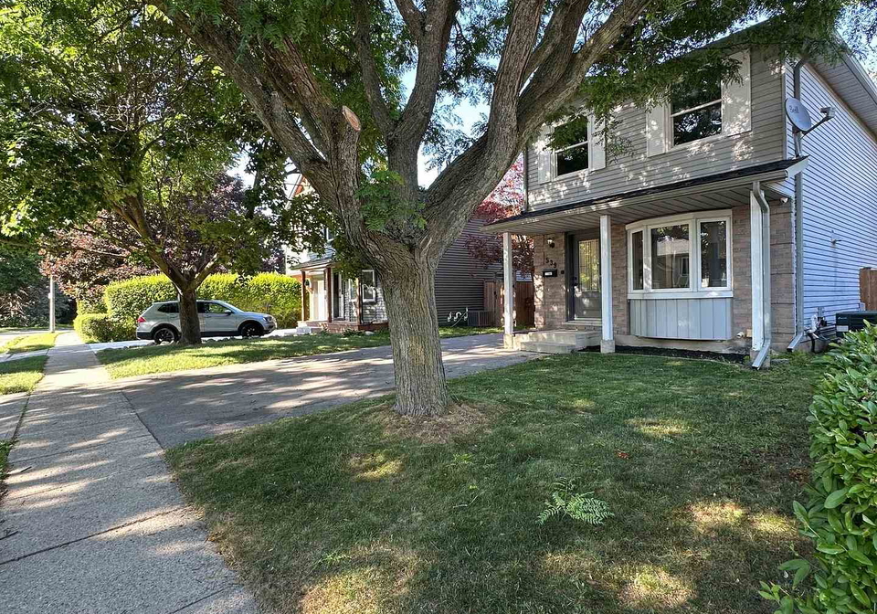 539-halberstadt-circle-cambridge-ontario-x12965010