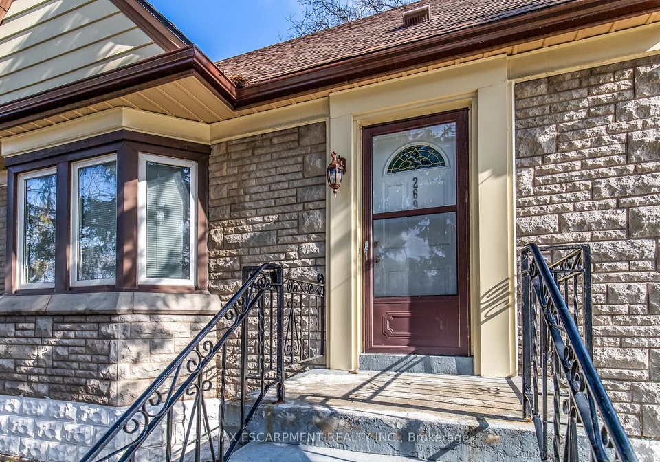 269-queensdale-avenue-e-hamilton-ontario-x12965118