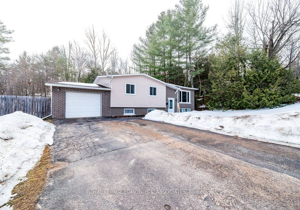 65-armstrong-road-petawawa-ontario-x12966194