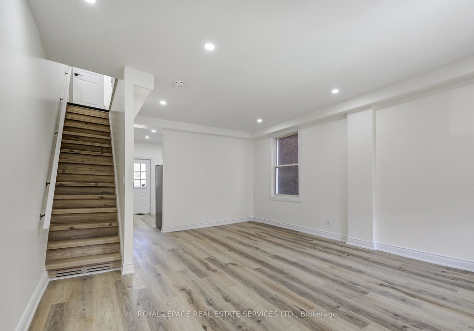 35-fairleigh-avenue-n-hamilton-ontario-x12967284