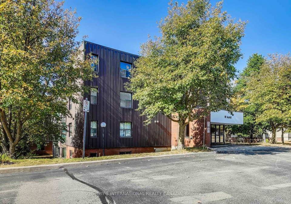 10-ajax-street-guelph-ontario-x12968026