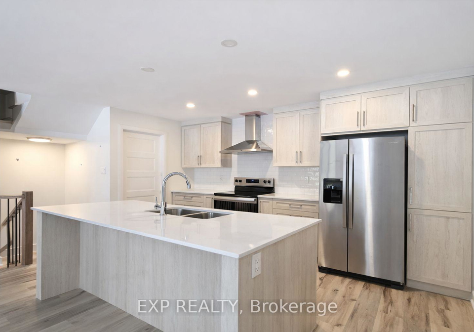 327-voyageur-place-russell-ontario-x12968316