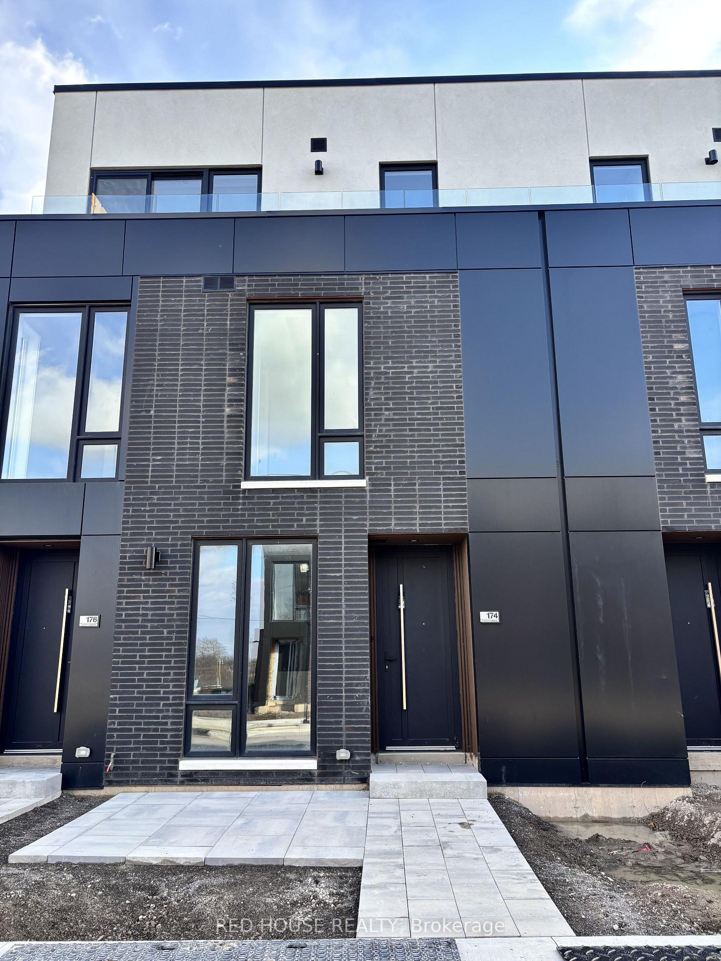 174-everett-common-st-catharines-ontario-x12968836