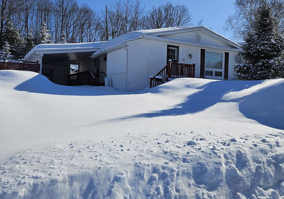 18-valley-crescent-elliot-lake-ontario-x12968880