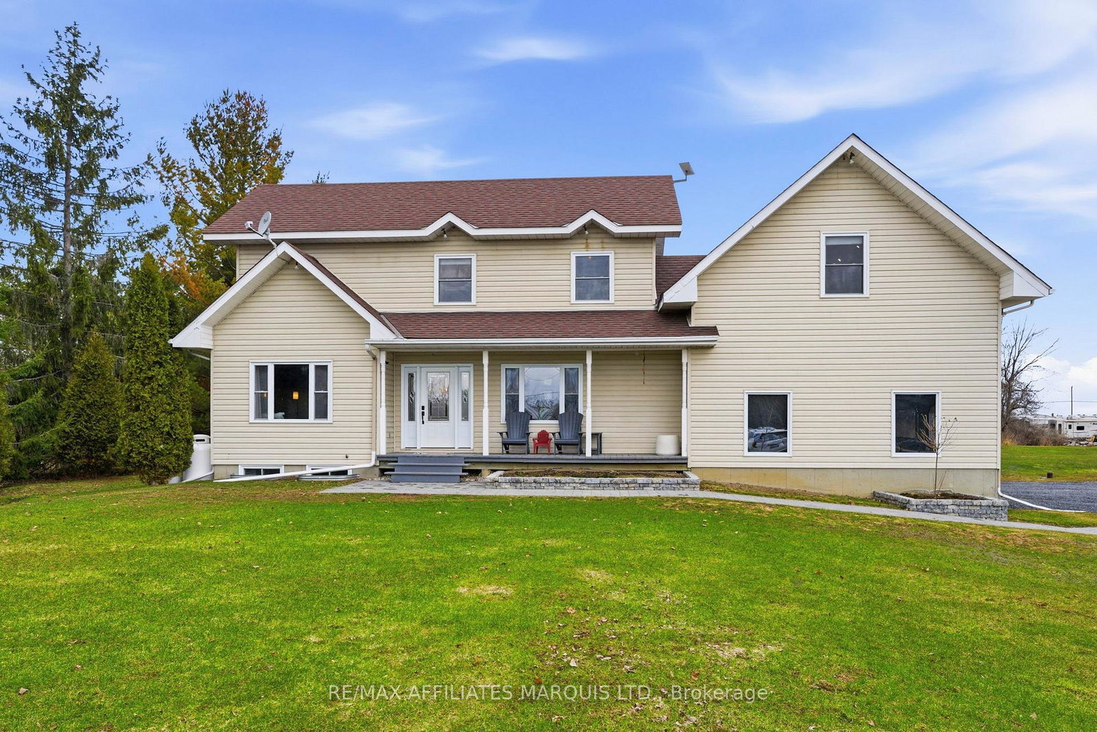 14229-county-road-2-south-stormont-ontario-x12968886