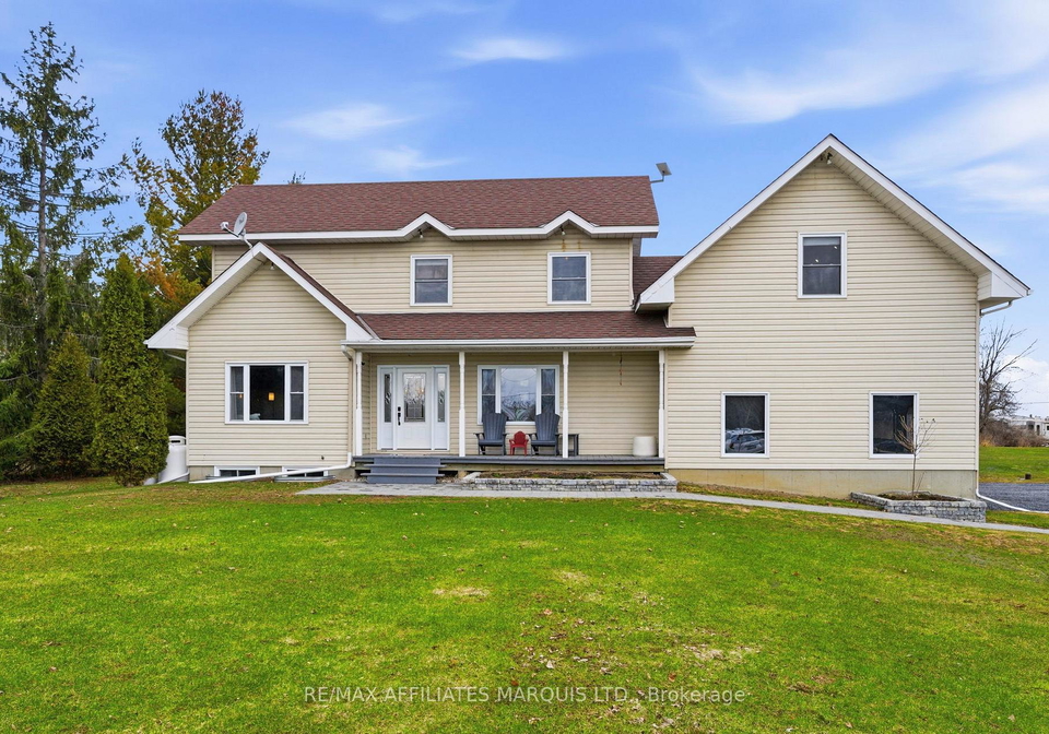 14229-county-road-2-south-stormont-ontario-x12968886