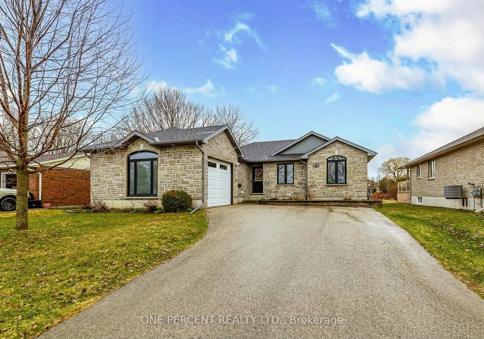 213-john-street-s-minto-ontario-x12969314
