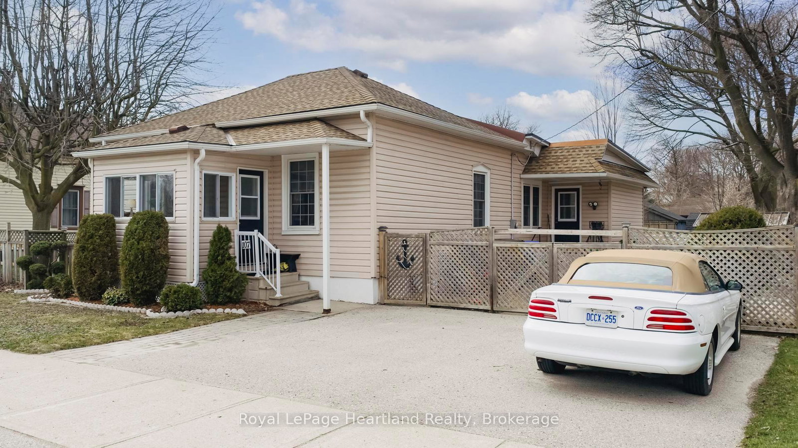 107-victoria-street-n-goderich-ontario-x12969606