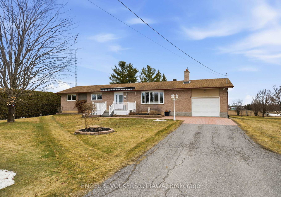 2034-ramsay-concession-8-mississippi-mills-ontario-x12969670