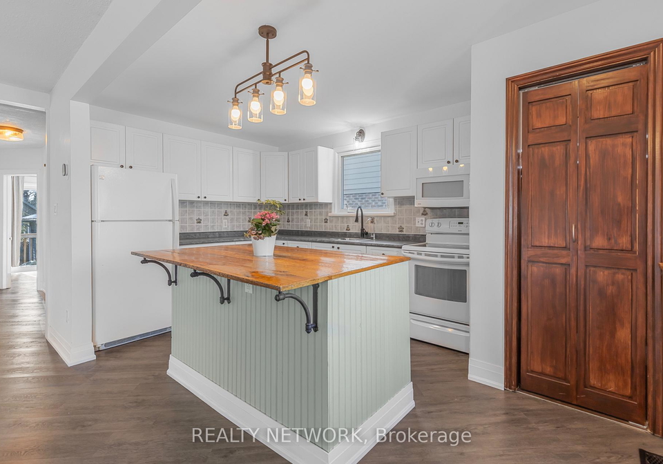 160-graham-street-centre-wellington-ontario-x12969778