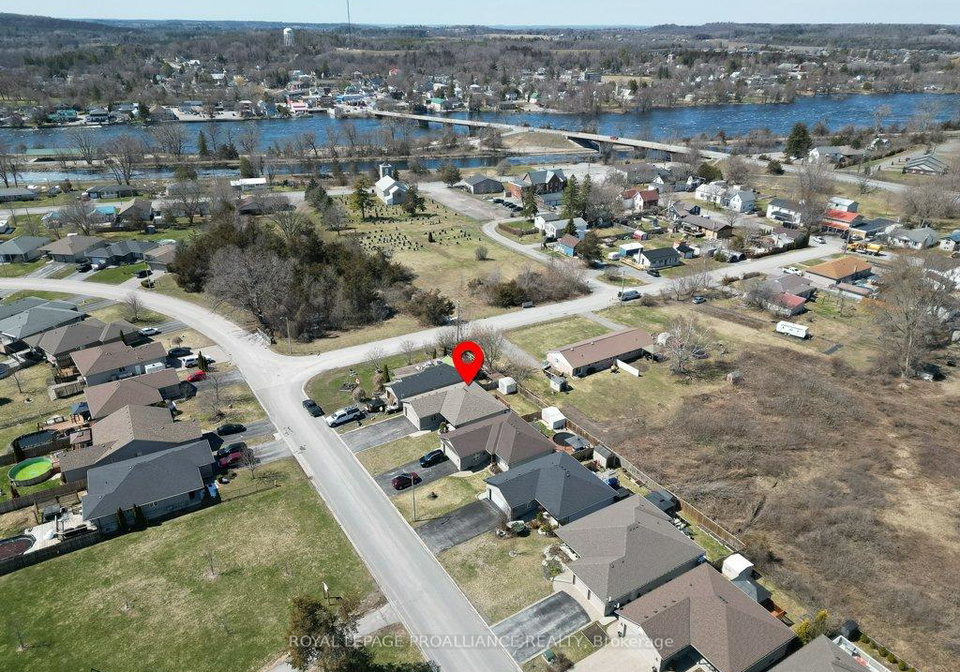 24-stonegate-crescent-quinte-west-ontario-x12970294