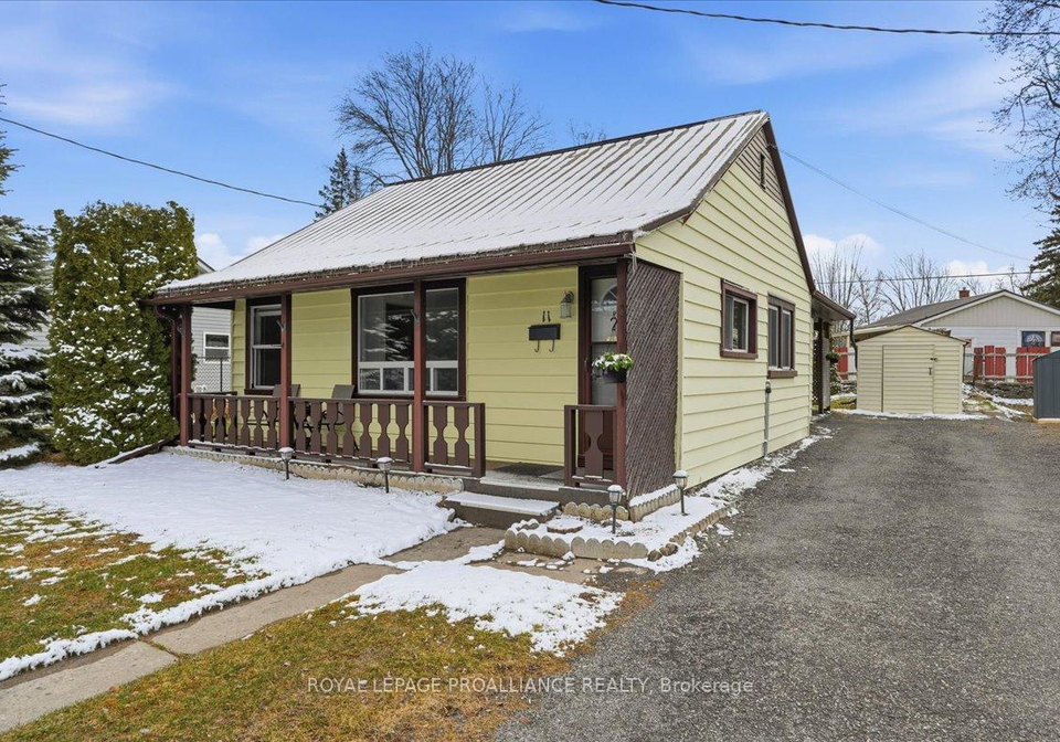 11-weeks-avenue-quinte-west-ontario-x12971136