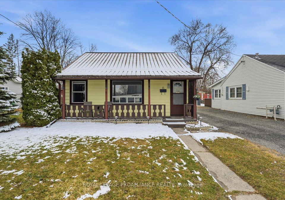 11-weeks-avenue-quinte-west-ontario-x12971136