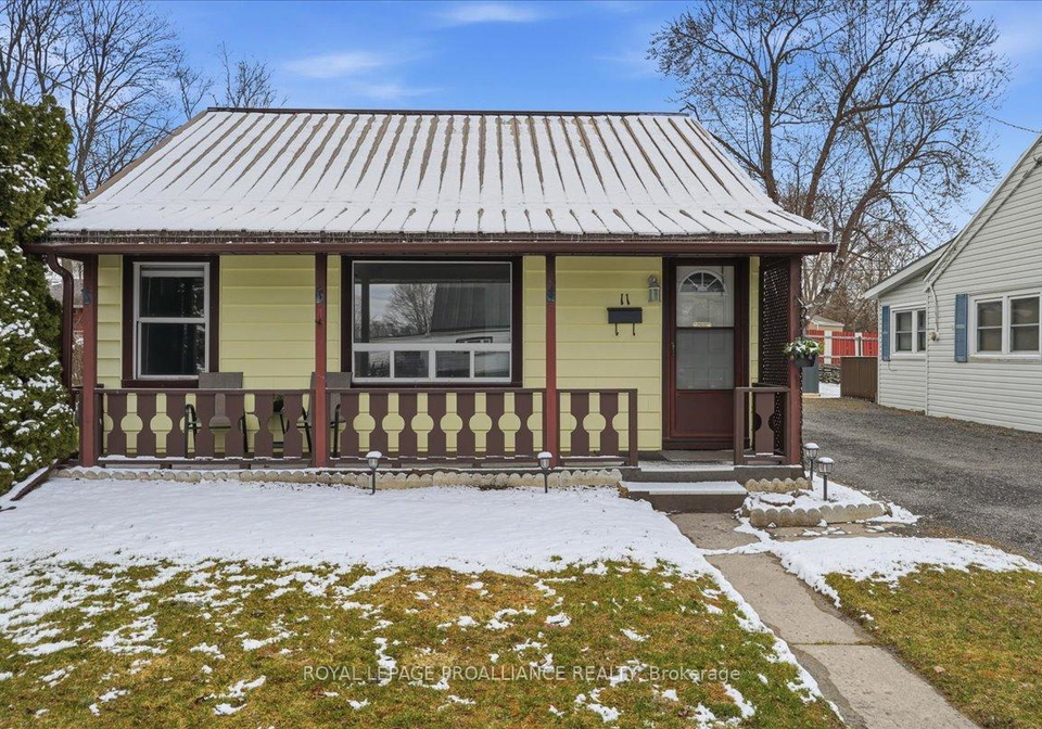 11-weeks-avenue-quinte-west-ontario-x12971136