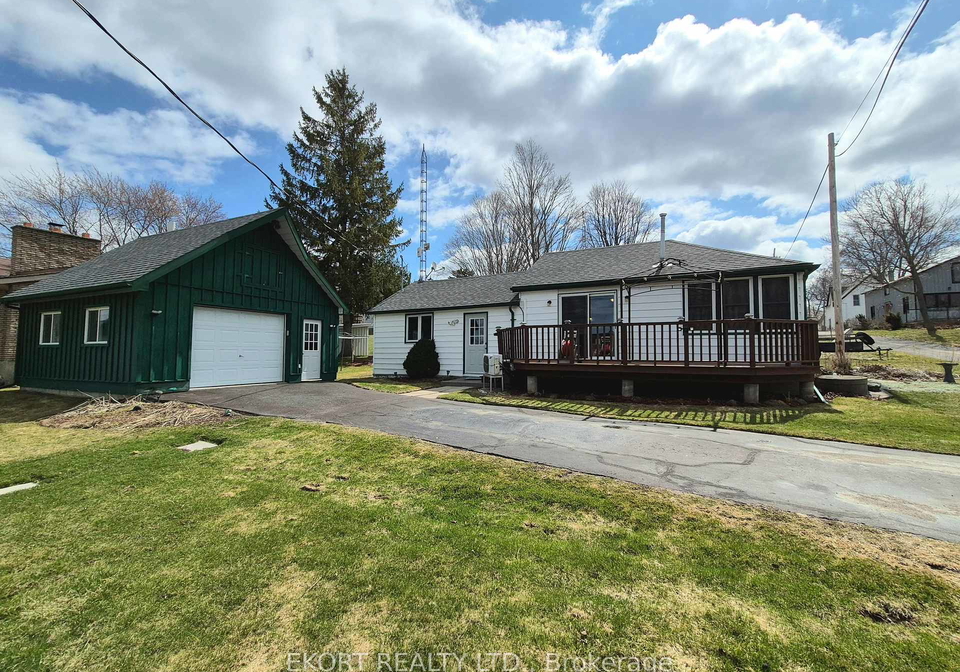 40-demille-street-prince-edward-county-ontario-x12972478