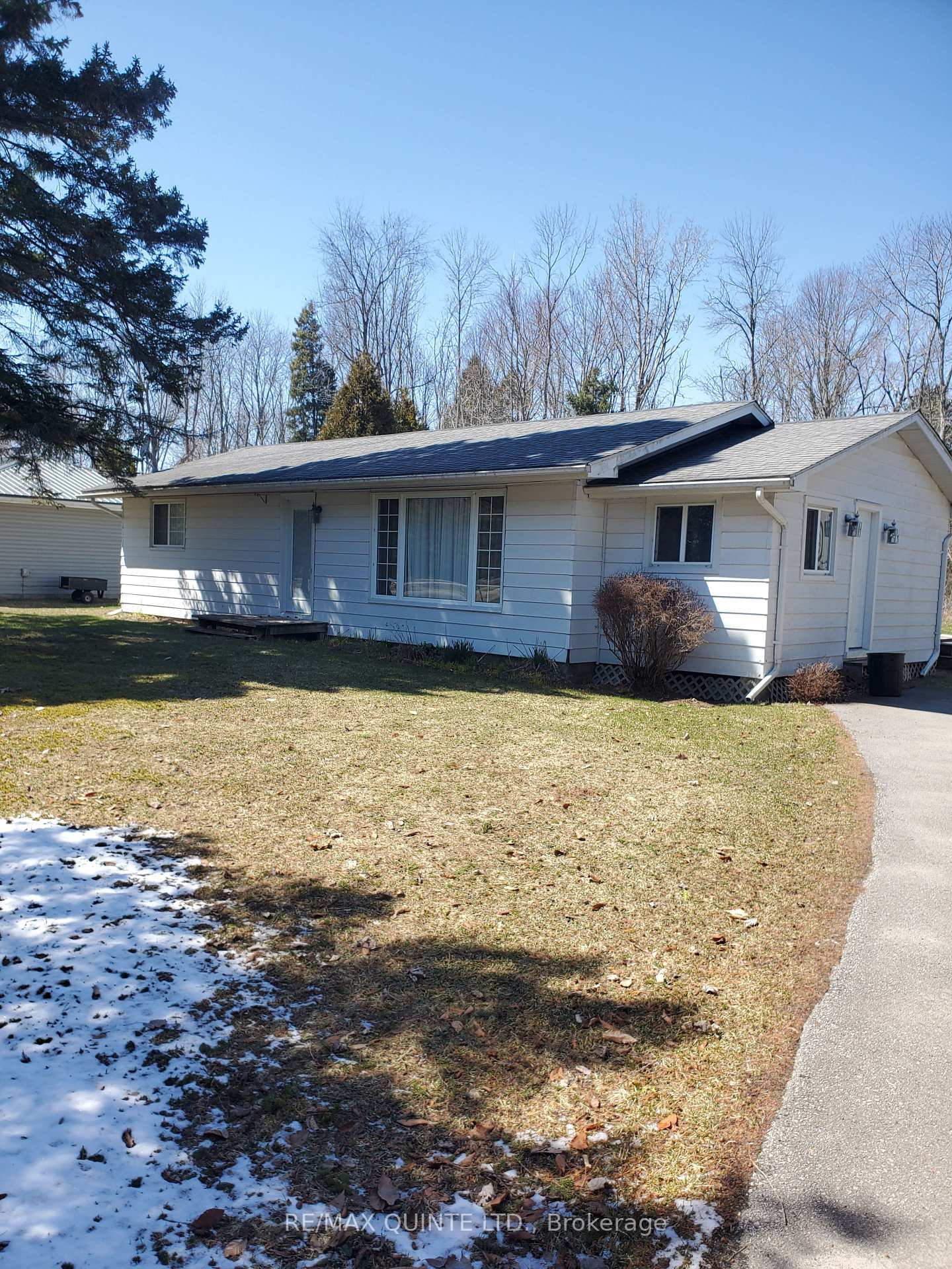 112-parkview-road-prince-edward-county-ontario-x12972528