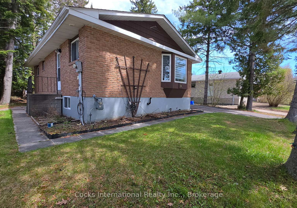 36-susan-street-w-huntsville-ontario-x12973362
