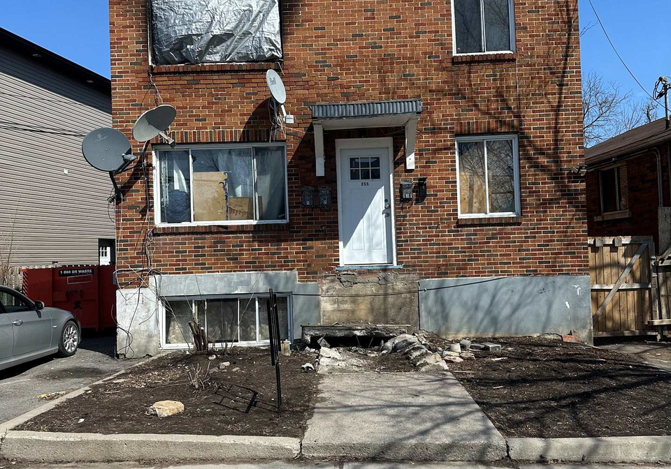 255-granville-street-ottawa-ontario-x12974072
