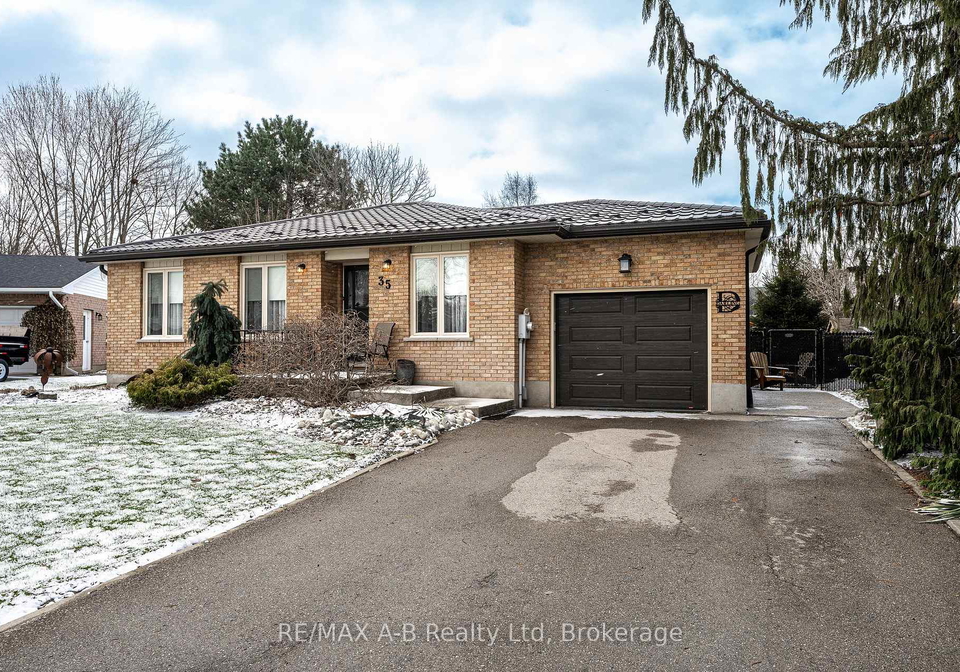 35-sparling-crescent-st-marys-ontario-x12974138