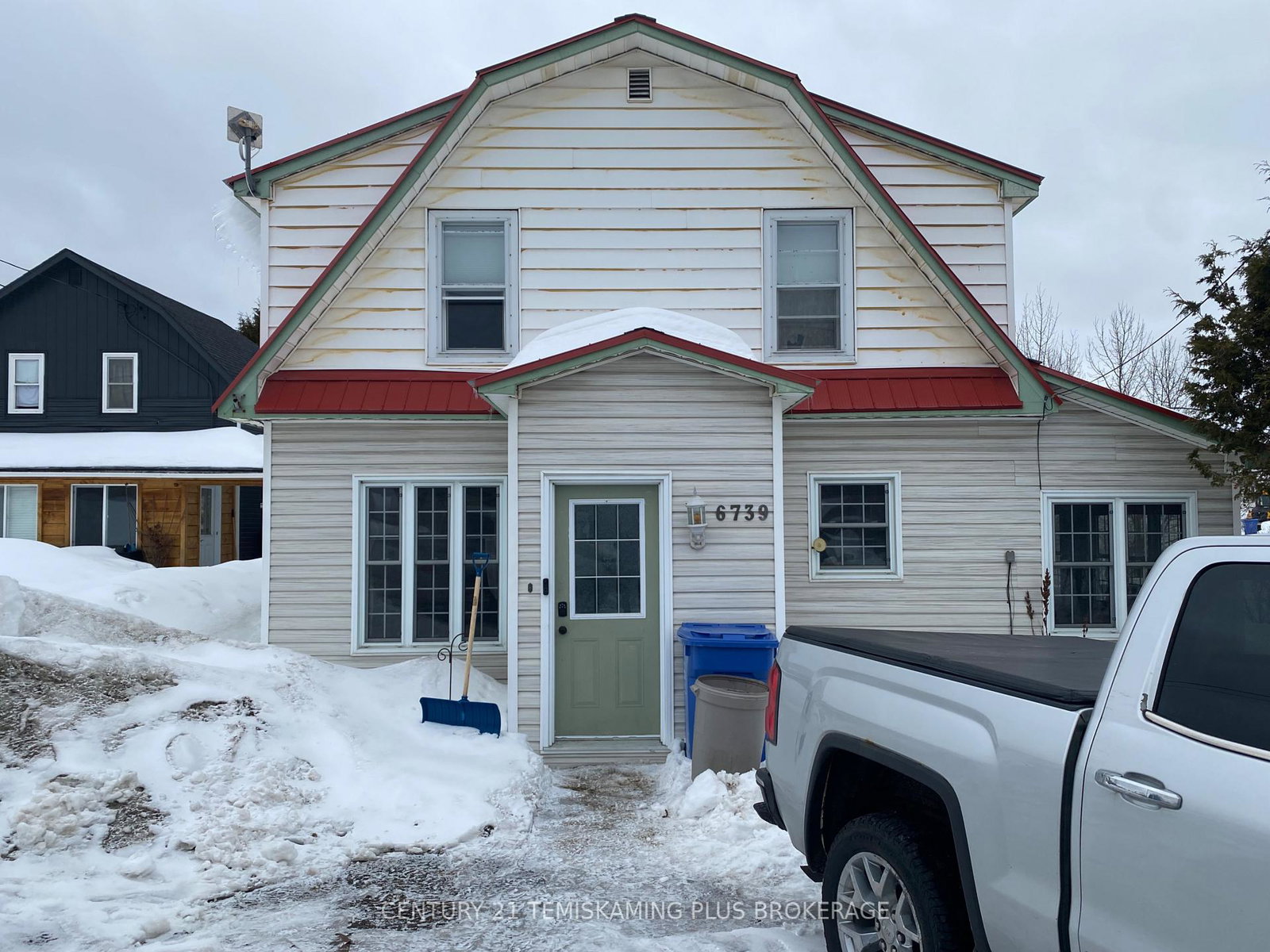 6739-hwy-11-n-highway-temagami-ontario-x12974296