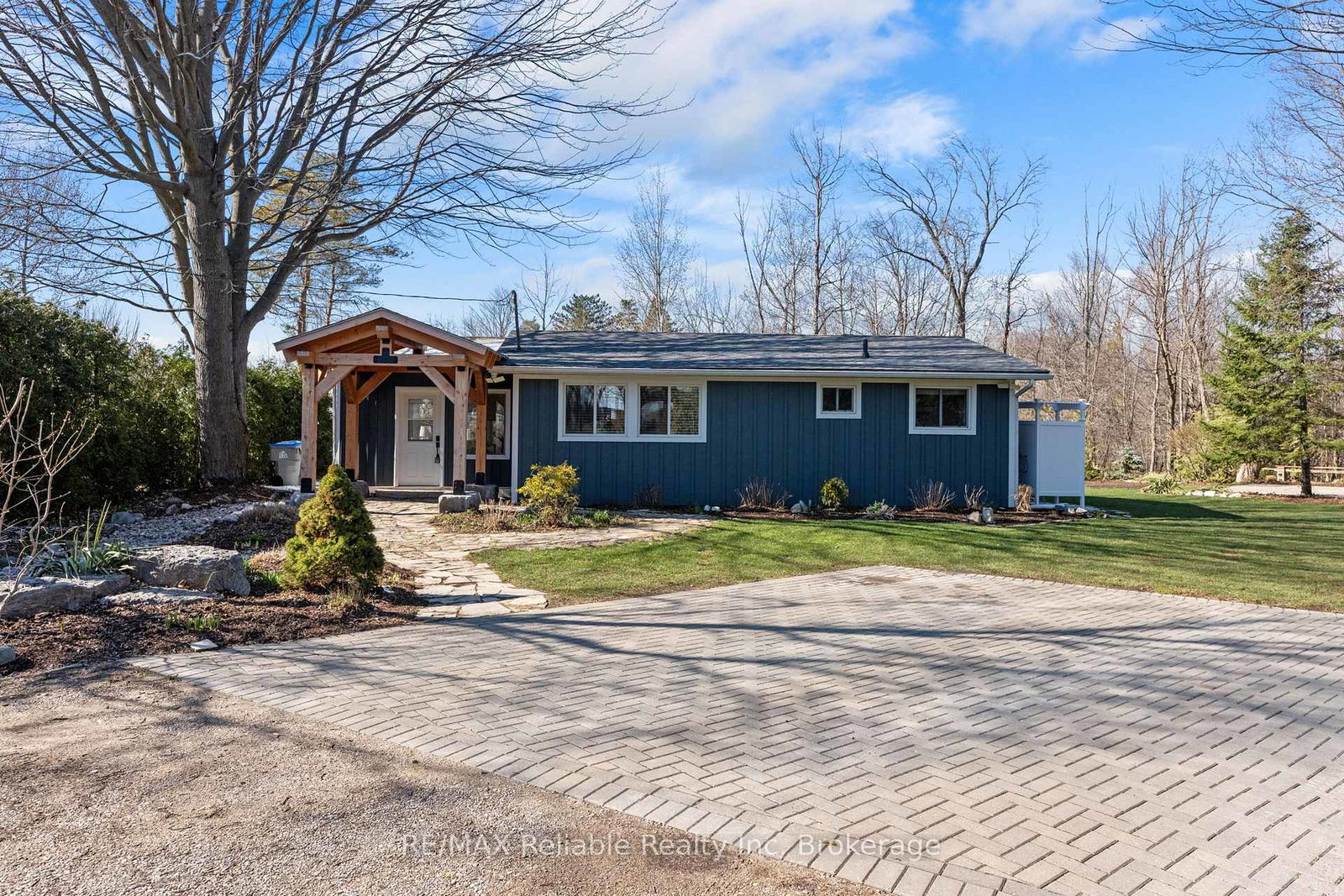 84659-talbot-crescent-bluewater-ontario-x12974778
