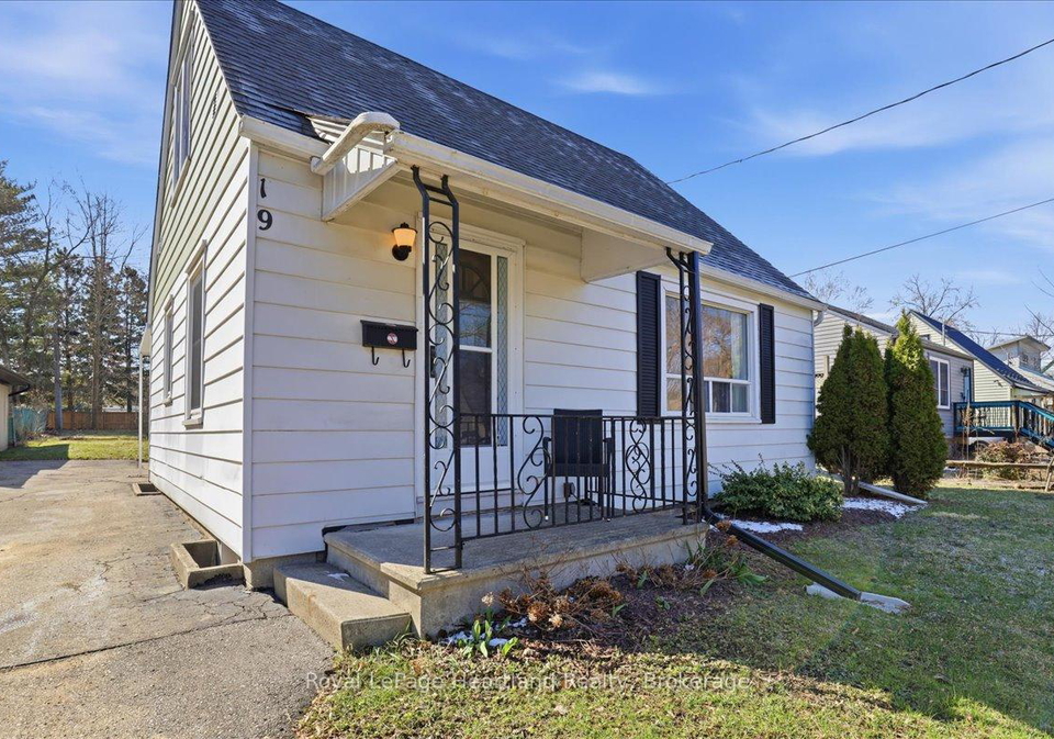 19-perth-road-kitchener-ontario-x12975202