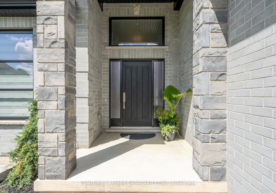 16-foxborough-place-thames-centre-ontario-x12975376