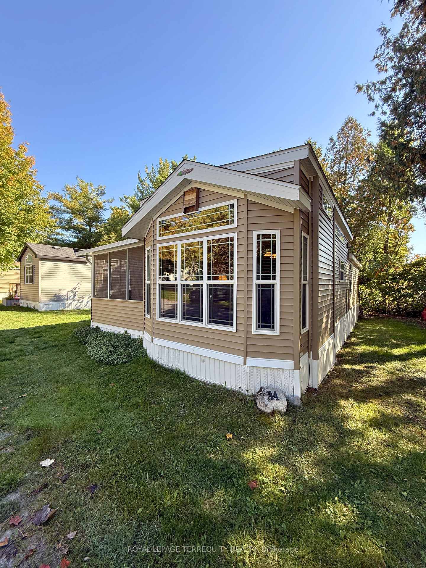 14-rockhaven-selwyn-ontario-x12975390