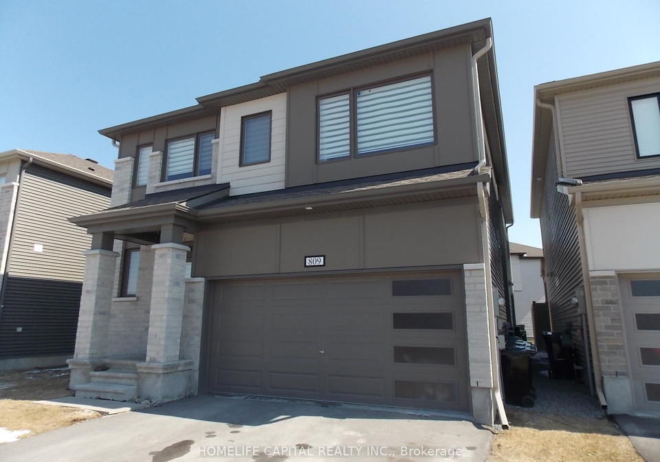 809-derreen-avenue-ottawa-ontario-x12975802