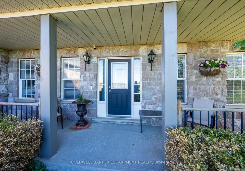 4923-wellington-44-road-guelpheramosa-ontario-x12976420