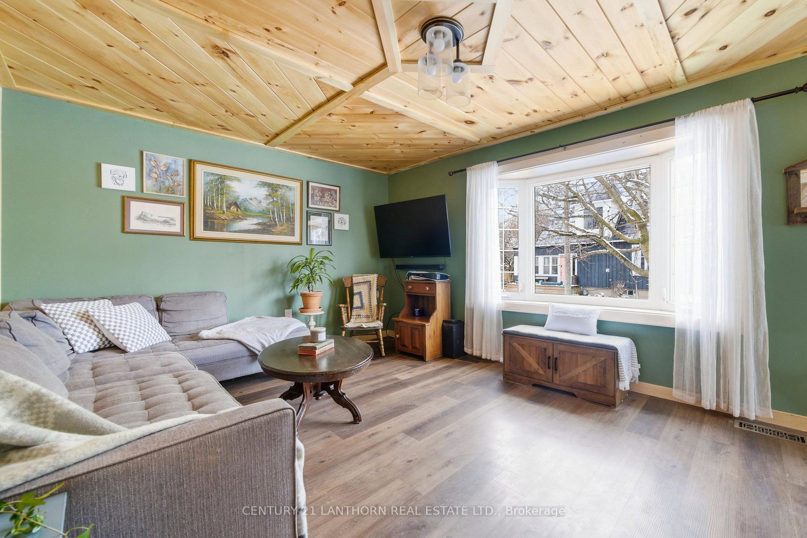 2-duncan-street-prince-edward-county-ontario-x12976498