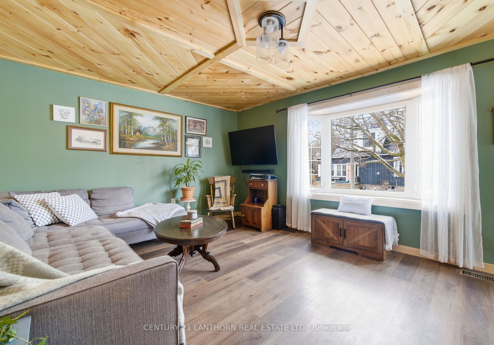2-duncan-street-prince-edward-county-ontario-x12976498
