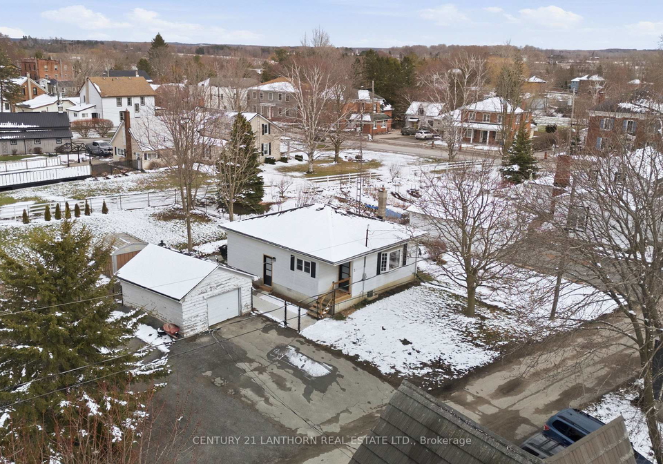 2-duncan-street-prince-edward-county-ontario-x12976498