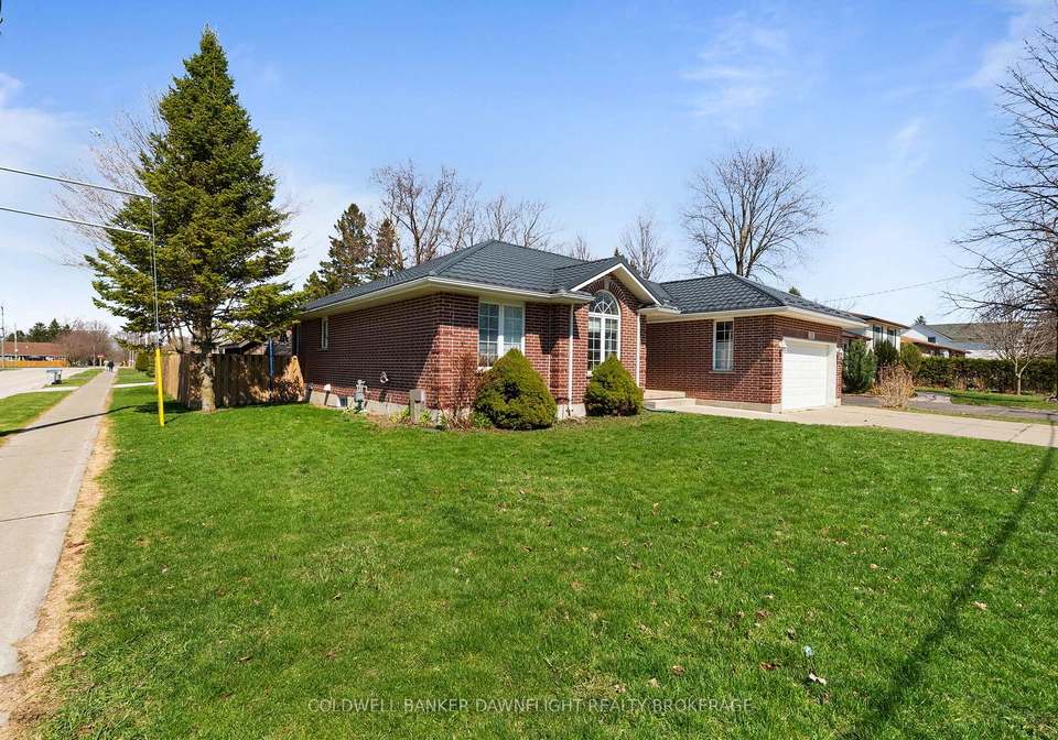 148-broadway-street-north-middlesex-ontario-x12977060