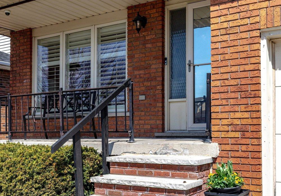 39-trenholme-crescent-hamilton-ontario-x12977550