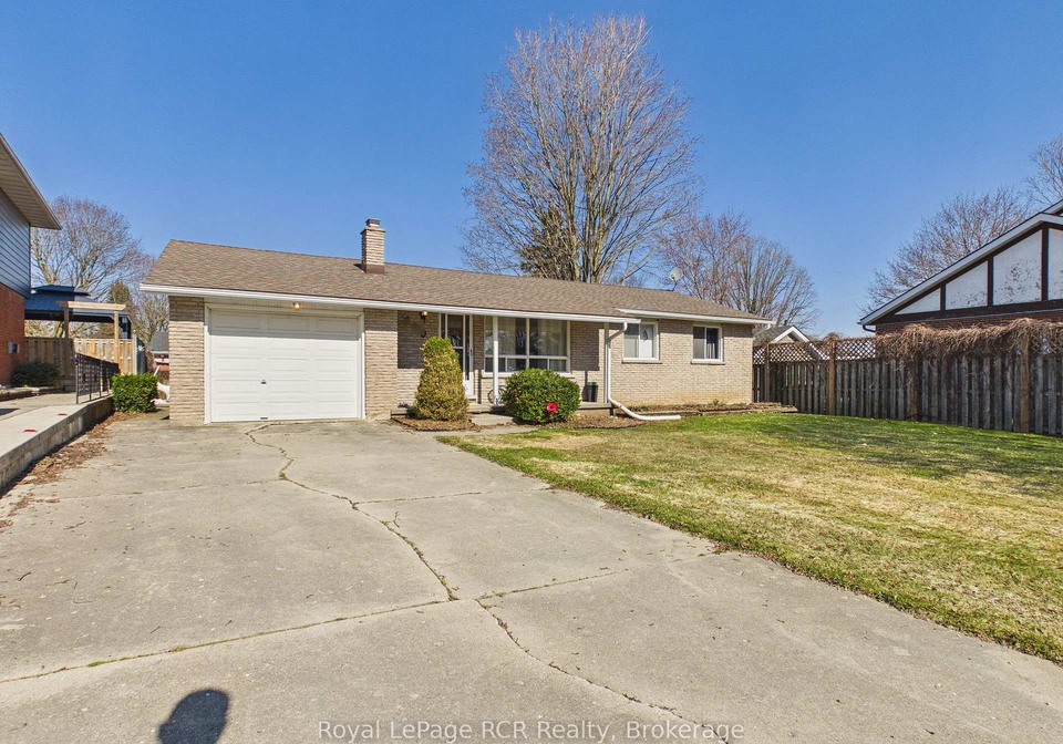 330-glenn-road-north-huron-ontario-x12977874