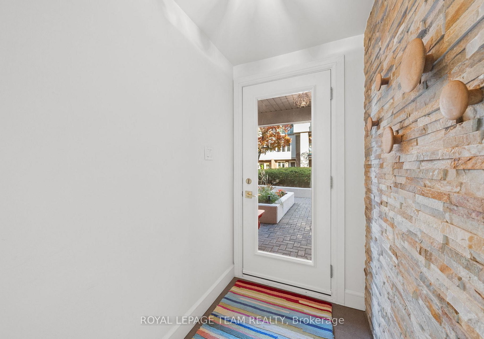 1-columbus-avenue-ottawa-ontario-x12977994