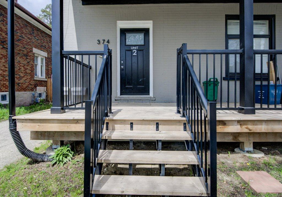 374-louisa-street-kitchener-ontario-x12978046