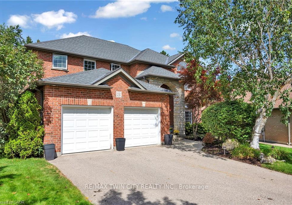 232-the-lions-gate-waterloo-ontario-x12978366