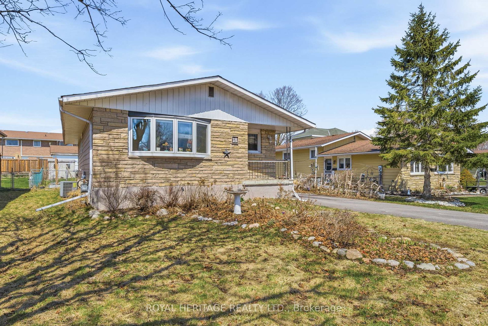 18-panelas-crescent-quinte-west-ontario-x12978368