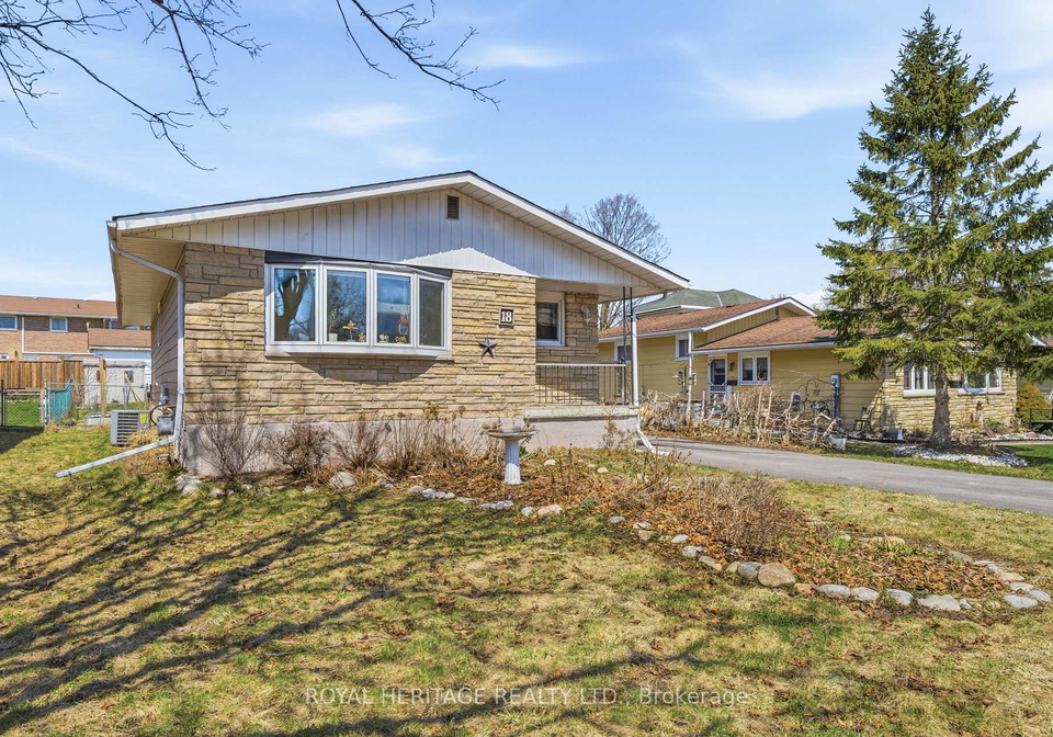 18-panelas-crescent-quinte-west-ontario-x12978368