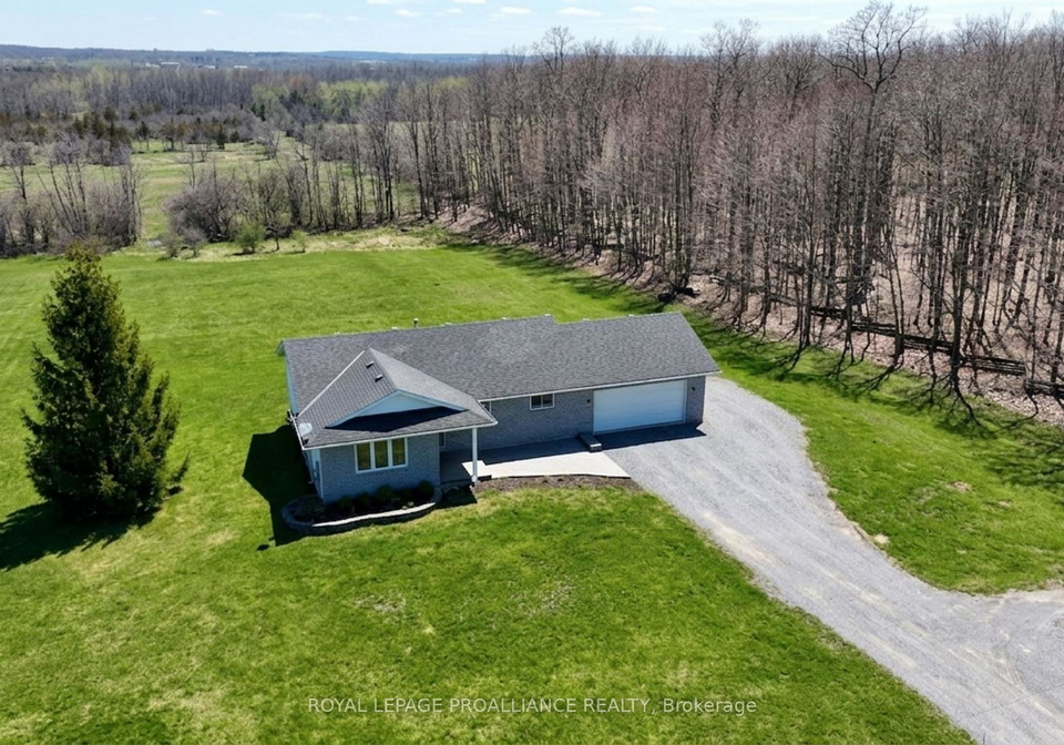 1439-county-road-19-prince-edward-county-ontario-x12978770