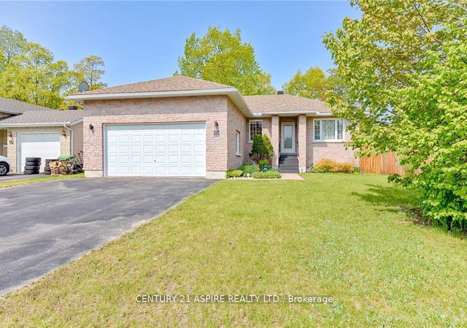 32-bayshore-drive-petawawa-ontario-x12978944