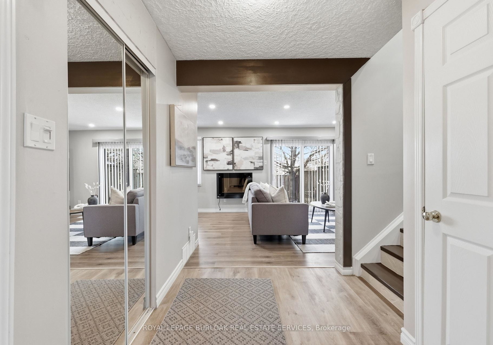 11-queenslea-drive-hamilton-ontario-x12979080