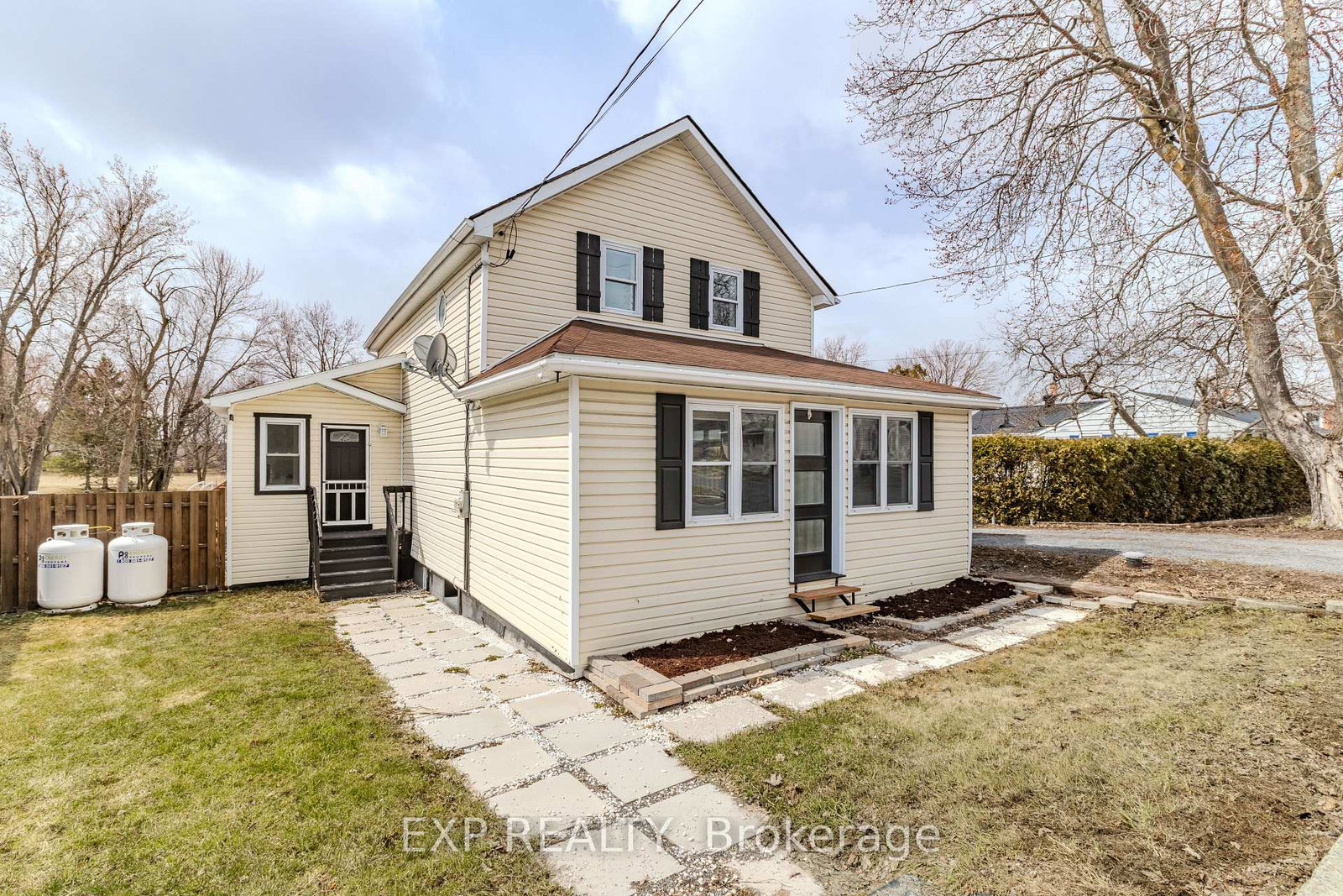 4872-county-road-20-south-glengarry-ontario-x12979116