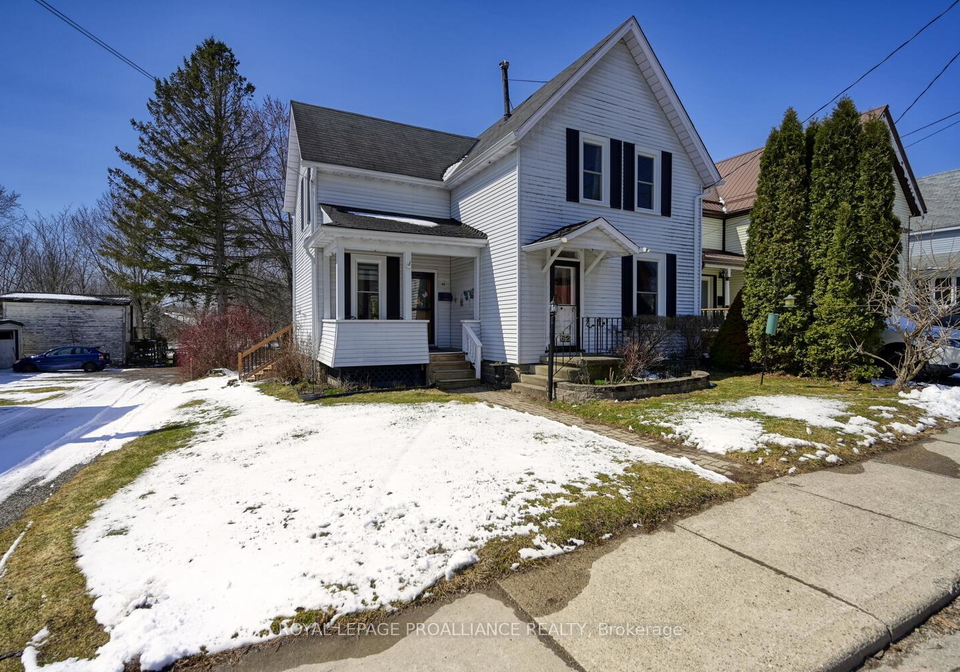 62-beecher-street-brockville-ontario-x12979174