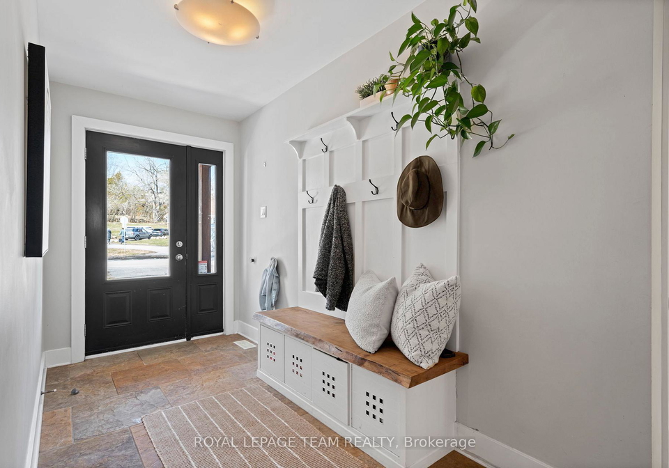 5492-west-river-drive-ottawa-ontario-x12979340