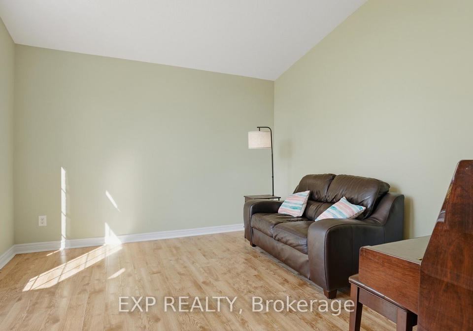 8195-woodsview-crescent-niagara-falls-ontario-x12979658