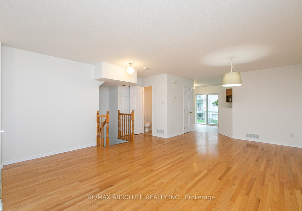 246-gershwin-private-ottawa-ontario-x12980016